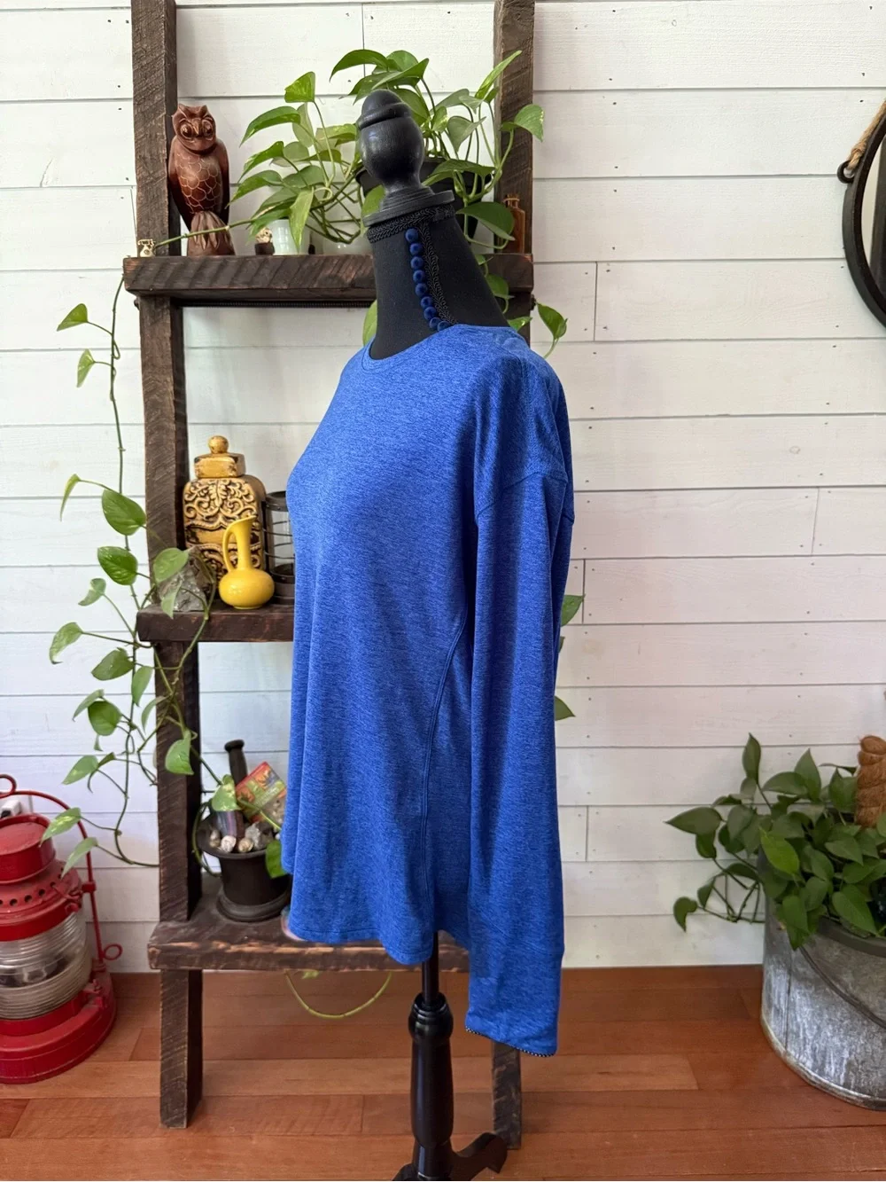 Avia: Classic Long-Sleeve Athletic Crewneck Top - Blue with Thumb Holes